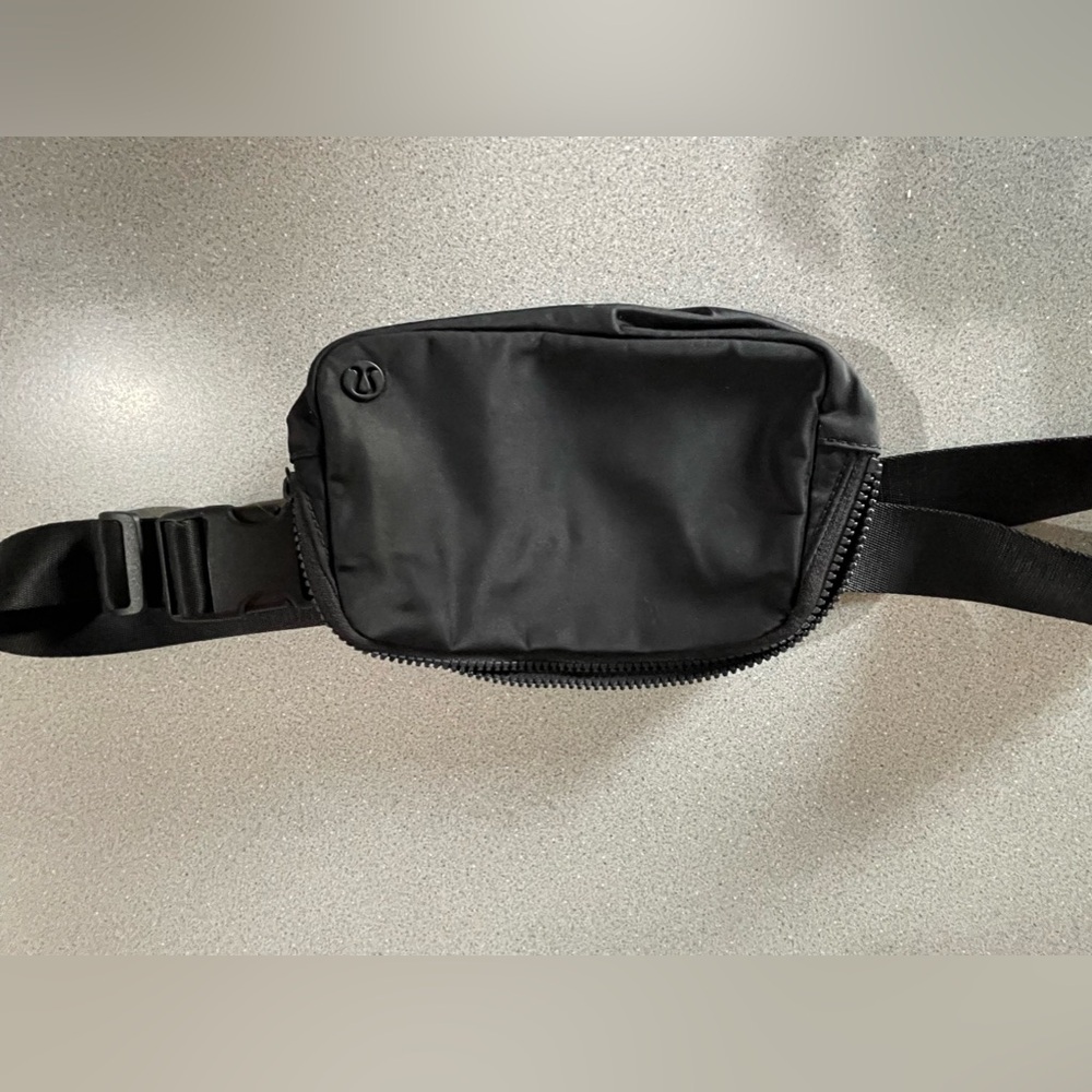 Lululemon belt bag
